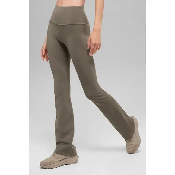 Alo Yoga Airbrush High-Waist Bootcut Legging in Light Cocoa - Picture 4 of 9